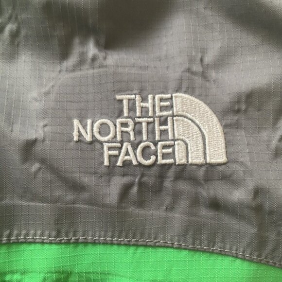 The North Face Kids Green and Gray Jacket - Picture 5 of 7